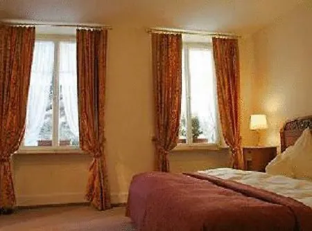 מלון Zur Krone אואגן