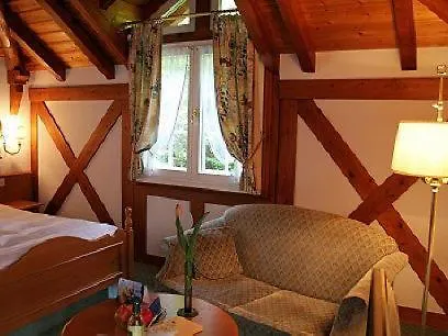 Zur Krone Otel