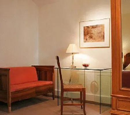 מלון Zur Krone אואגן