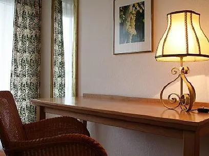 מלון Zur Krone אואגן