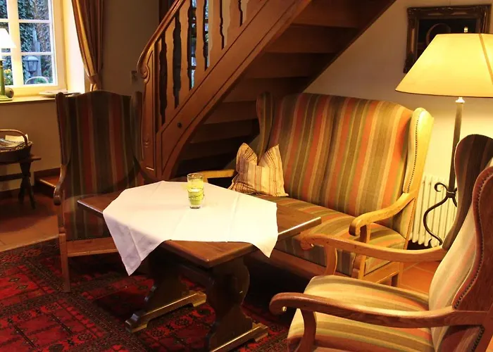 Zur Krone מלון אואגן